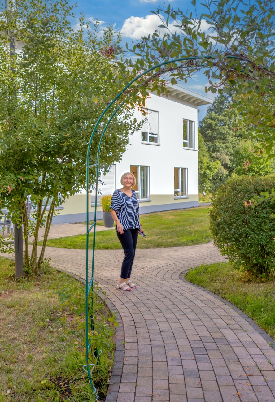 Seniorenzentrum Rhön - Einrichtungsleitung Fr. Sandy Jost-Beale -